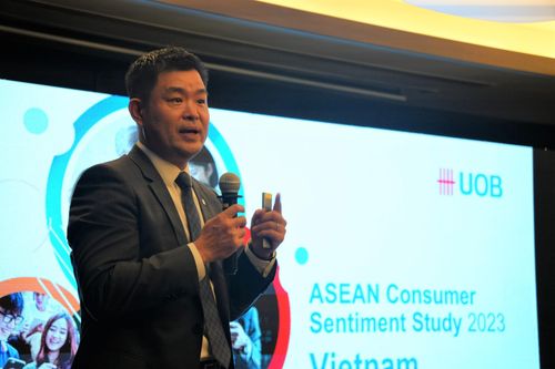 UOB: 76% người tiêu dùng Việt Nam kỳ vọng tình hình tài chính tốt hơn vào năm sau