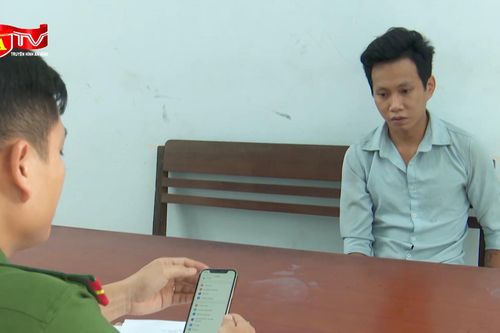 Dùng dao kề cổ, cướp tài sản của cô gái trẻ trong đêm