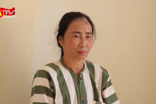 Cho hương đang cháy vào miệng cúng trừ tà, 2 người tử vong