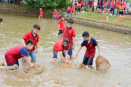 Trải nghiệm hay ép buộc tham quan?