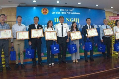 Thành phố Hồ Chí Minh tuyên dương 50 doanh nghiệp, hộ kinh doanh nộp thuế tiêu biểu