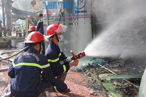 Cháy nhà kho linh kiện điện tử ở Bắc Giang, thiệt hại khoảng 1 tỷ đồng
