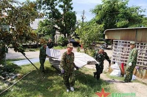 Trung đoàn 892 (Bộ CHQS tỉnh An Giang): Giúp nhân dân khắc phục hậu quả thiên tai