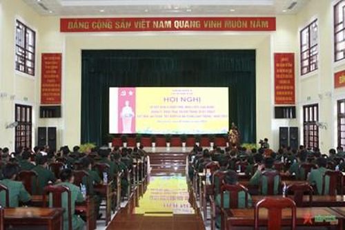 Lữ đoàn 950 (Quân khu 9) sơ kết điểm thực hiện Cuộc vận động 50