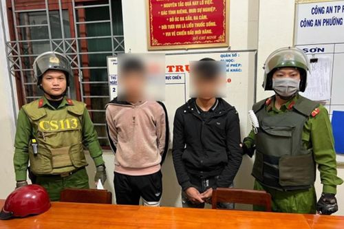 'Báo thủ' bị tóm tại trận