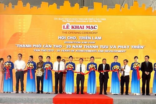 Khai mạc Hội chợ, triển lãm 'TP Cần Thơ – 20 năm thành tựu và phát triển'