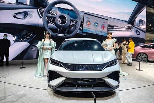 BYD Song L từ 713 triệu đồng - 'con lai' Kia EV6 và Porsche Cayenne