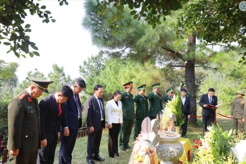 Người dân được viếng mộ Đại tướng Võ Nguyên Giáp trở lại