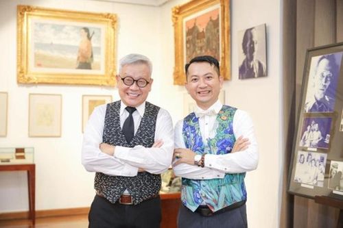 Triển lãm tranh 'Xuôi dòng sông Thu' gây quỹ xây nhà cho người nghèo