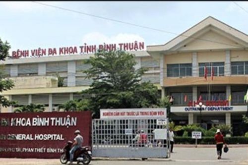 Một du khách nước ngoài rơi lầu tử vong ở khách sạn Phan Thiết