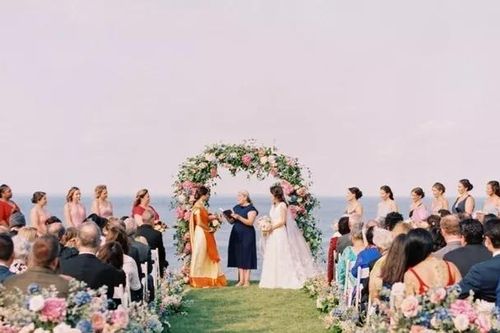 Em hứa sẽ yêu vô điều kiện, không bao giờ đánh mất sự lãng mạn