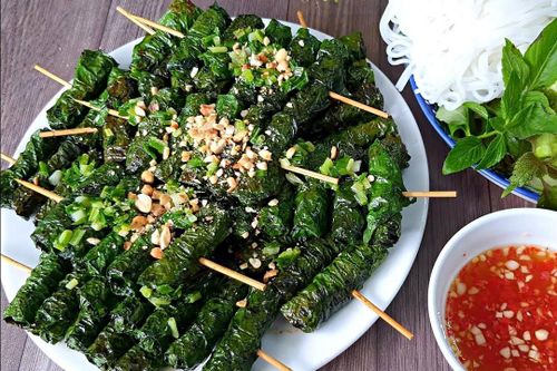 Báo Úc khen món bò nướng lá lốt của Việt Nam 'ngon nhất hành tinh'
