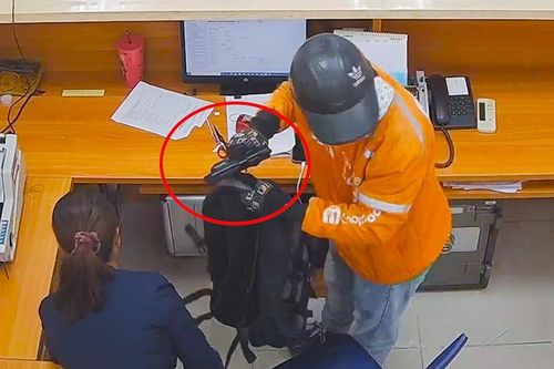 Khởi tố 3 đối tượng dùng súng, trái nổ cướp ngân hàng ở Hóc Môn