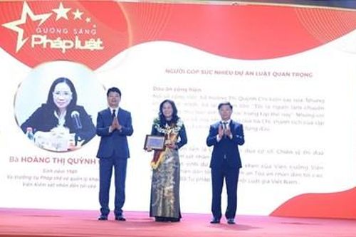 Vụ trưởng Vụ 14, VKSND tối cao được vinh danh 'Gương sáng pháp luật' năm 2023