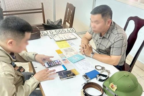 Công an 'dỏm' lừa đảo, chiếm đoạt 7 tỉ đồng của bị hại