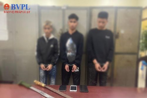 Bắt nhóm đối tượng chuyên cướp tài sản của học sinh