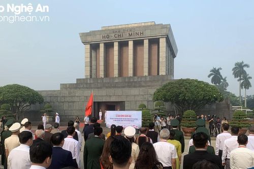 Điển hình toàn quốc về học tập và làm theo tư tưởng, đạo đức, phong cách Hồ Chí Minh năm 2023 tổ chức Lễ báo công dâng Bác