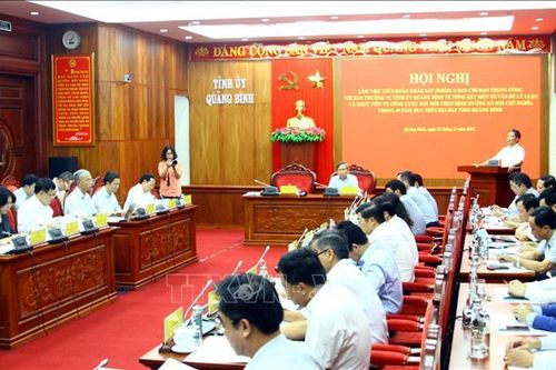 Trưởng Ban Kinh tế Trung ương làm việc với Ban Thường vụ Tỉnh ủy Quảng Bình