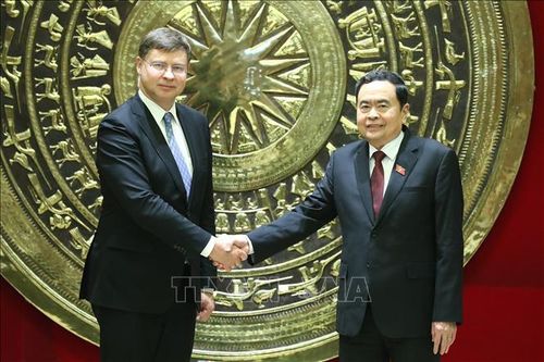 Phó Chủ tịch Thường trực Quốc hội tiếp Phó Chủ tịch Ủy ban châu Âu Valdis Dombrovski