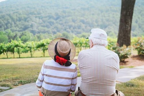 Cụ ông 89 tuổi cố gắng ly hôn vợ suốt 27 năm