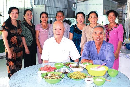Tín đồ Phật giáo Hòa Hảo xã Định Thành 'Vì đạo pháp, vì dân tộc'