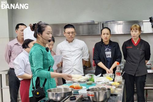 Đầu tư sản phẩm và quảng bá ẩm thực vùng miền