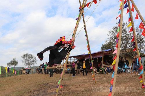 'Hút' khách từ nét đẹp văn hóa địa phương