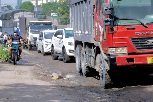 Sớm xử lý dứt điểm việc sửa chữa đường Hoàng Văn Bổn đoạn qua TP.Biên Hòa