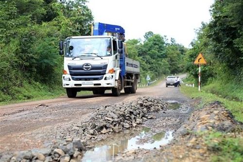 Sớm sửa chữa nhiều đoạn trên Quốc lộ 14C qua tỉnh Đắk Nông