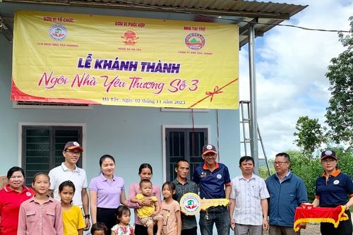 Bàn giao ngôi nhà yêu thương cho hộ nghèo huyện Chư Păh
