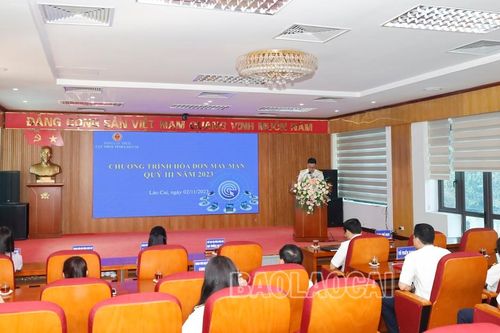 15 khách hàng trúng thưởng Chương trình 'Hóa đơn may mắn' quý III/2023