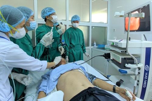Bệnh viện Phổi triển khai thành công kỹ thuật nội soi phế quản ống mềm