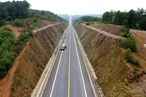 Từ kết quả khảo sát của Bộ Công an, hàng trăm cây số đường cao tốc 'rùa bò' sẽ sớm được khắc phục