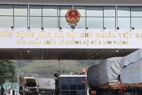 Thí điểm vận chuyển hàng hóa hai chiều qua cửa khẩu Kim Thành