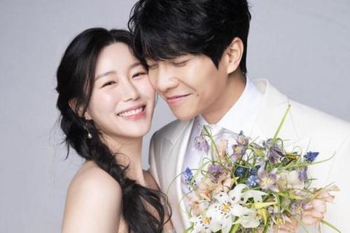 Lee Seung Gi và vợ chuẩn bị đón con gái đầu lòng