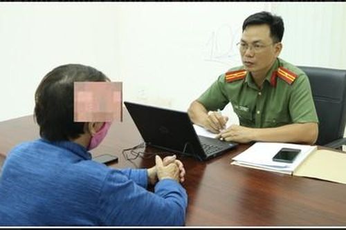 Người phụ nữ lớn tuổi suýt sập bẫy 'bác sĩ của Liên Hiệp quốc' quen trên mạng