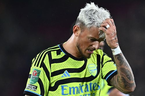Dùng đội hình dự bị, Arsenal thất bại trước West Ham