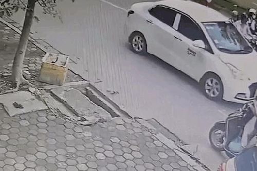 Một lỗi nghiêm trọng mà nhiều phụ huynh từng mắc phải khi đi xe máy cùng con nhỏ