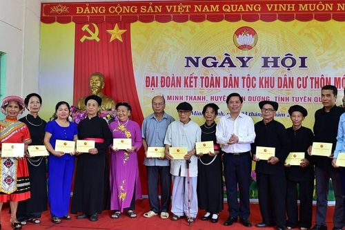 Đảng ủy Khối các cơ quan T.Ư tổ chức hoạt động về nguồn tại Tuyên Quang