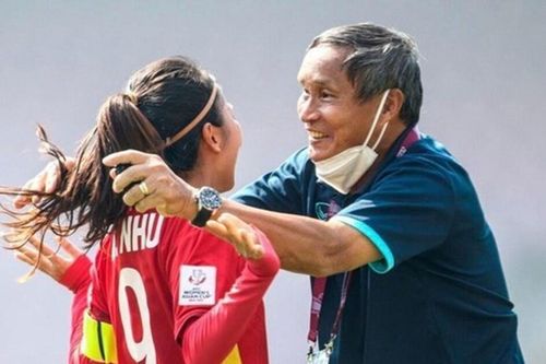 Khiến ĐT Việt Nam phải đá với 10 người ở chung kết, Huỳnh Như nhận lời răn dạy quý báu từ HLV Mai Đức Chung