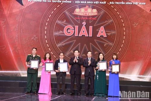Giải Diên Hồng lần thứ hai: Giải đặc biệt trị giá 150 triệu đồng