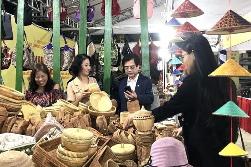 Hà Nội triển lãm các sản phẩm hàng thủ công mỹ nghệ mới, sáng tạo