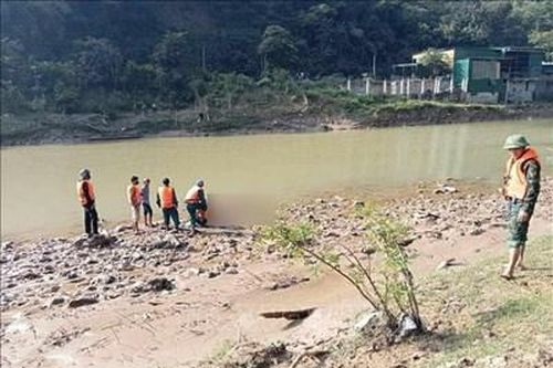 Tìm thấy thi thể nạn nhân đuối nước trên sông Nậm Mộ
