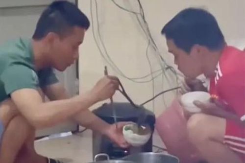 Sở hữu tài sản khủng, Quang Linh Vlogs vẫn ăn uống xuề xòa