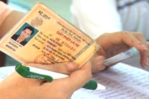 Đổi giấy phép lái xe sang thẻ PET có cần khám sức khỏe không?