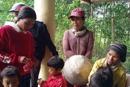 Niềm vui của những phụ nữ khi nước sạch về với buôn làng