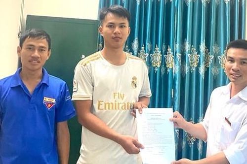Nhiều bạn trẻ Hà Tĩnh viết đơn tình nguyện nhập ngũ