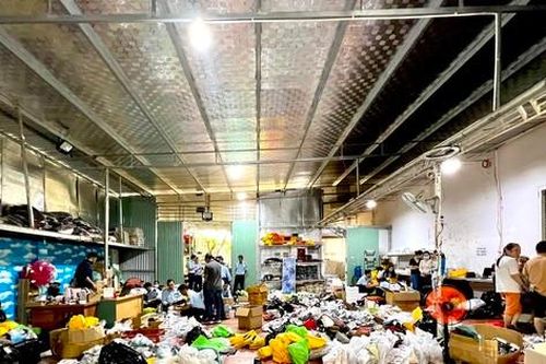 Triệt phá kênh bán 'hàng hiệu' dỏm cả trăm nghìn lượt theo dõi