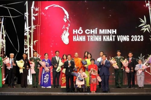 Lan tỏa, nhân rộng các điển hình trong học và làm theo Bác
