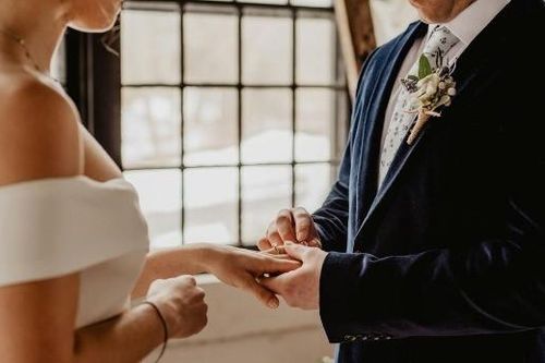 Làm đám cưới giả để đẹp lòng 'tiểu tam', đại gia trẻ lãnh hậu quả ê chề